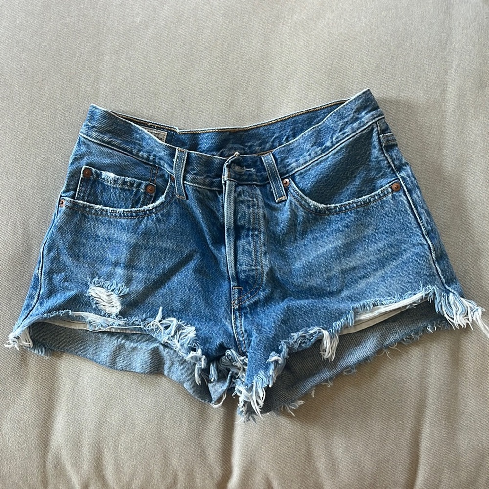 Levi’s 501 jeans shorts high rise size 6